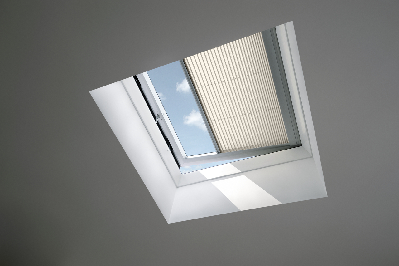 Finestra per tetti piani con apertura elettrica Velux Integra